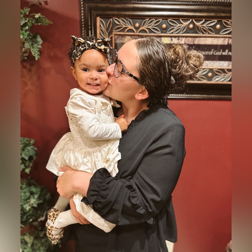 Hi! I’m Riah 🥰 - Picture 6 of 9